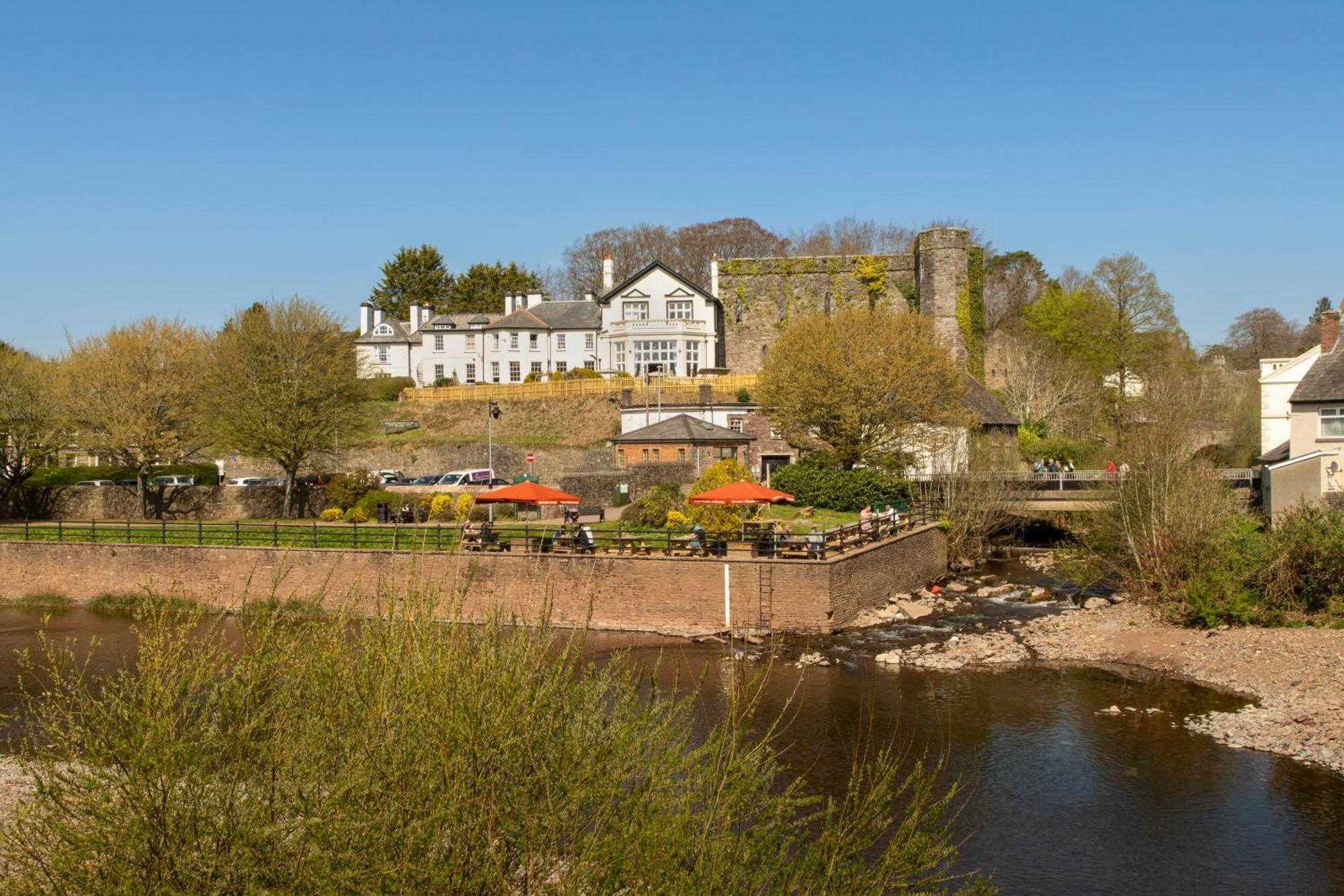 The Castle Of Brecon Hotel, Brecon, Powys Екстер'єр фото
